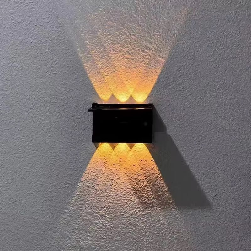 Proiector solar de perete Pilar cu lumina calda 3000K